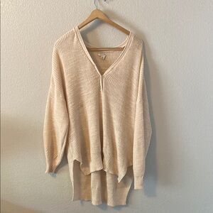 American Eagle Outfitters Cream V-Neck Sweater Plush Knit
